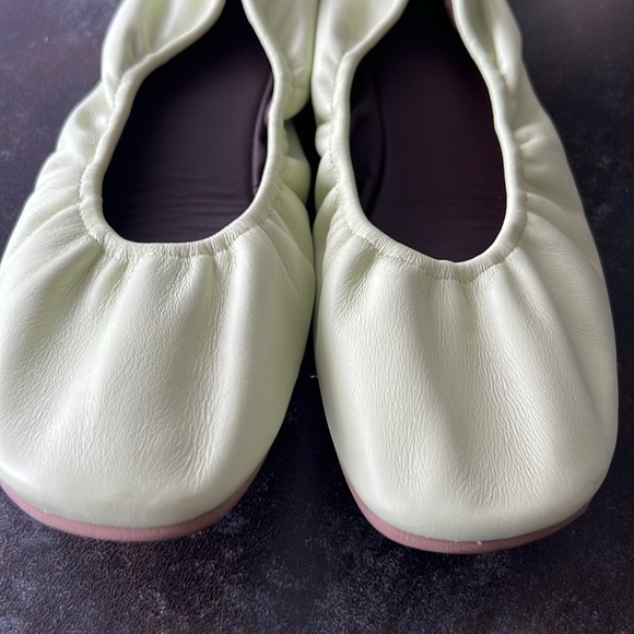 REFORMATION BETTIE RUCHED BALLET FLAT SIZE 8 - Picture 2 of 8